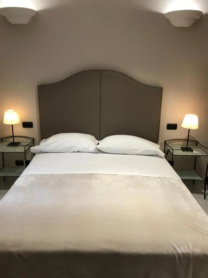 Hotel Paola Altopascio 0*,  Italy